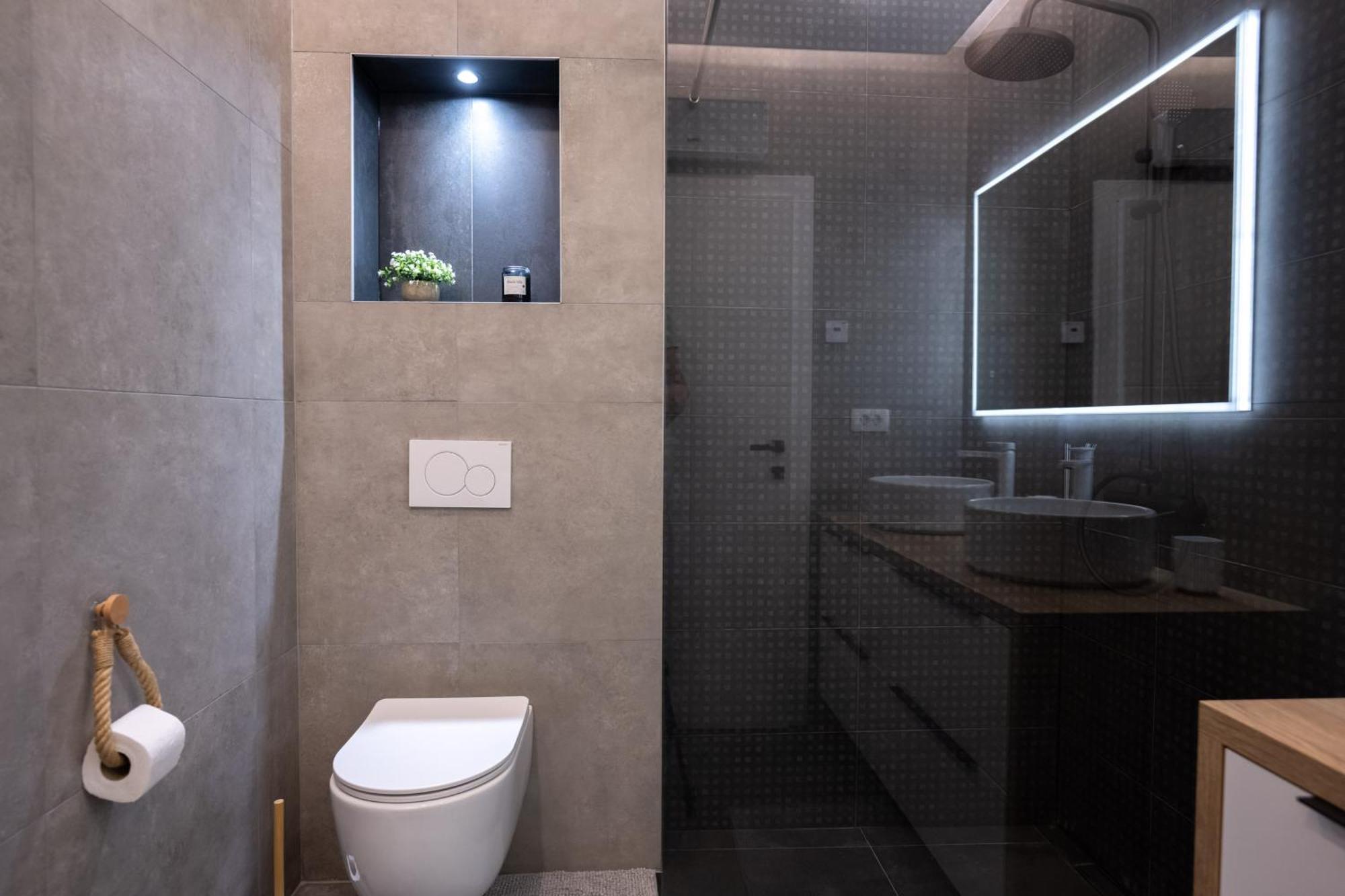 88 - Private Heated Pool Apartment