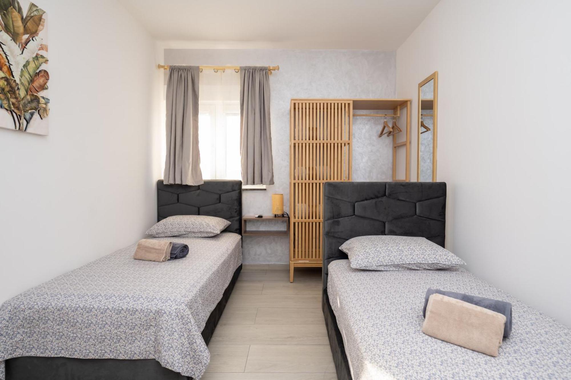88 - Private Heated Pool Apartment *