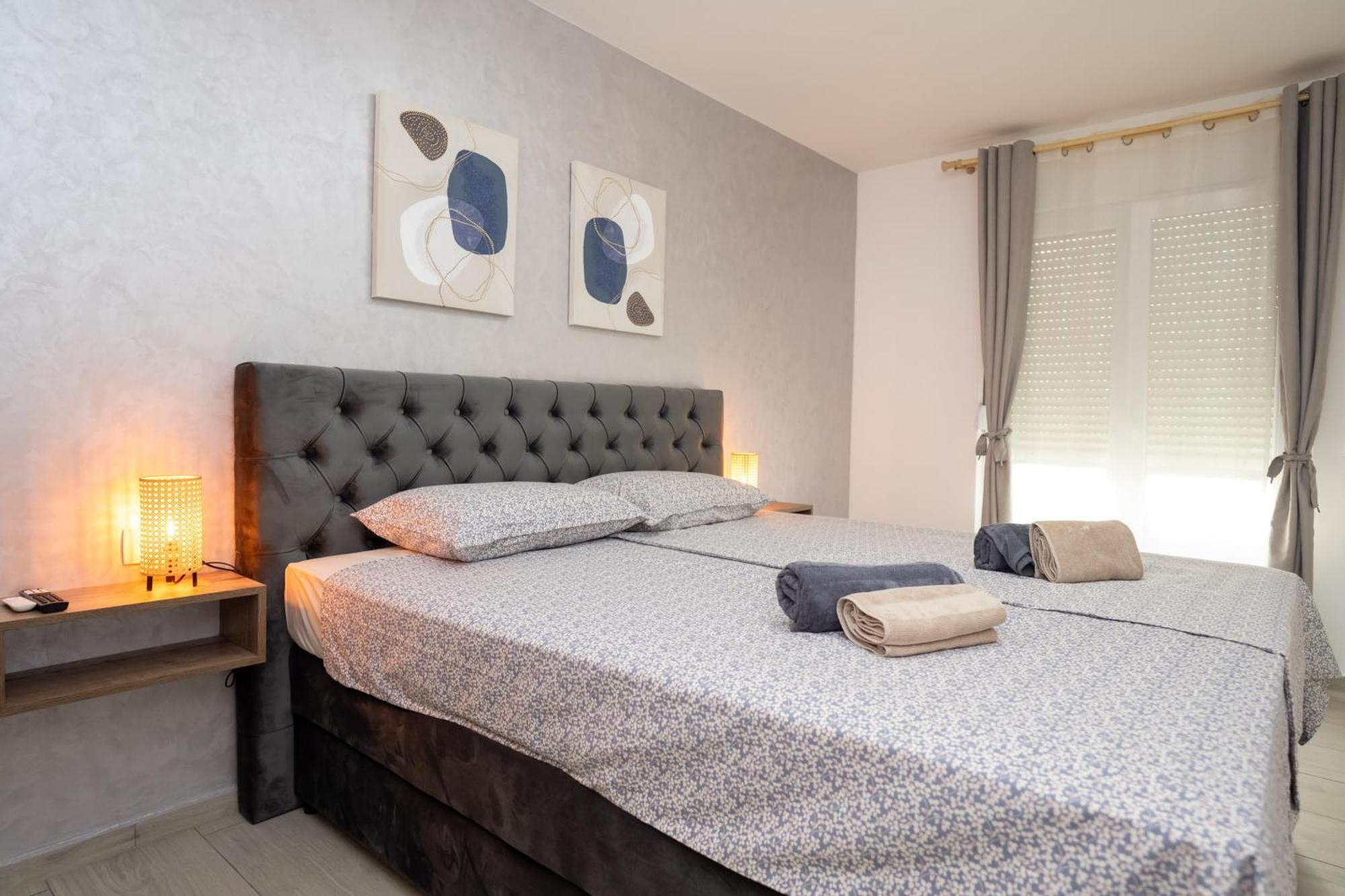 88 - Private Heated Pool Apartment Zadar